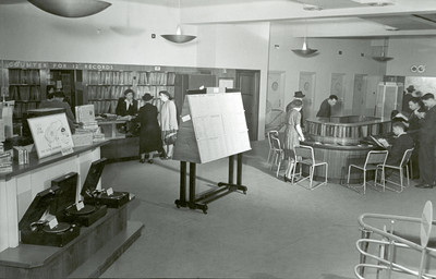 HMV Shop Oxford Street Circa 1920s-1930s © EMI Group Archive Trust
