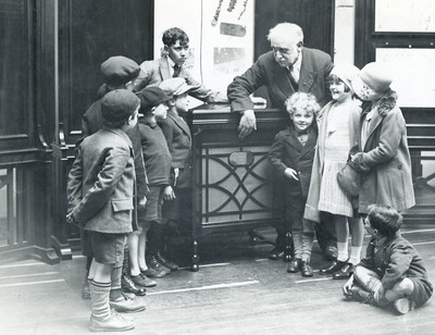 Installation of an Electric Gramophone at The Science Museum, South Kensington, with the MP George Lansbury in May 1931 Copyright courtesy of EMI Group Archive Trust